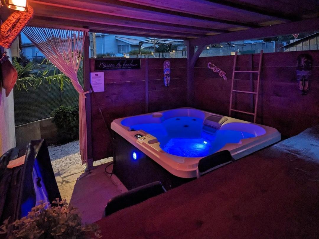 Love Room Avec Spa Nérac Esterno foto